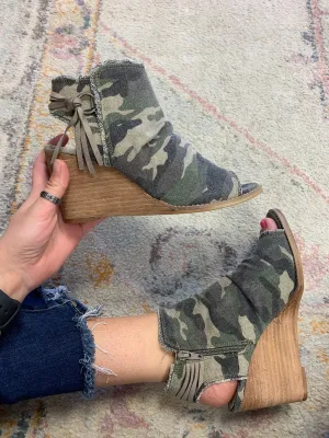 Keely Shoe - Camo