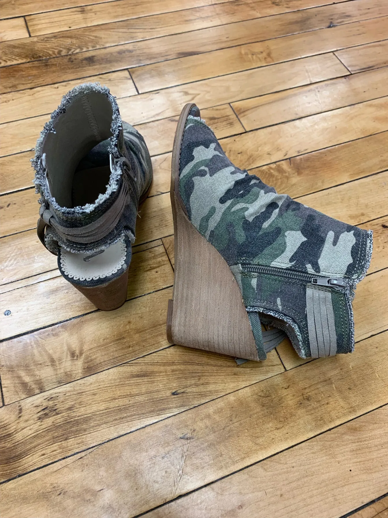 Keely Shoe - Camo
