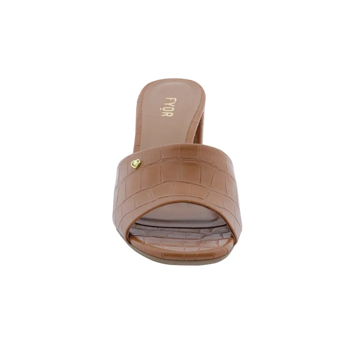 Peep-Toe Block Heeled Mule BCM 031