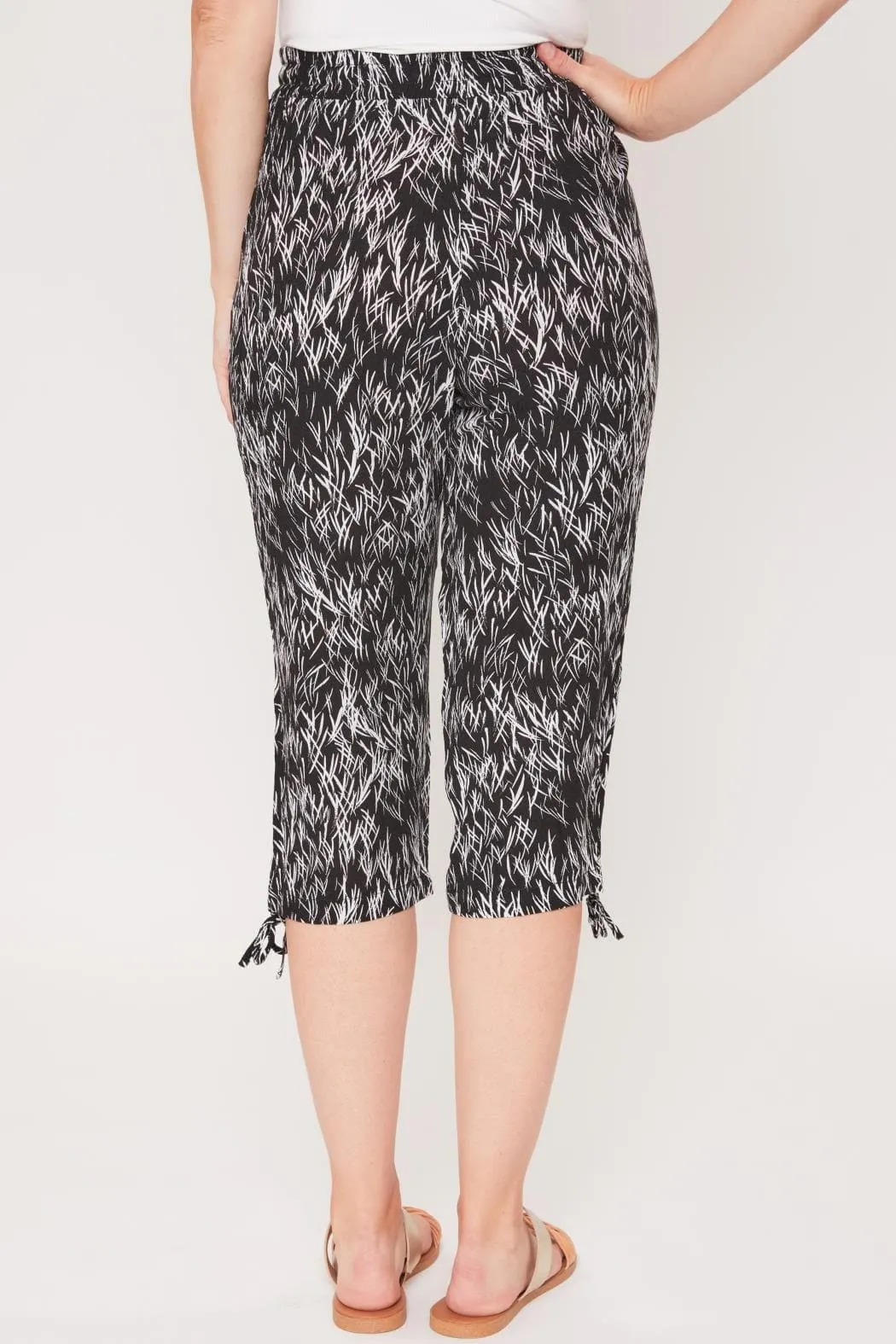 Women's Lifestyle High Rise Cropped Capri With Ruched Hem